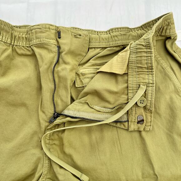 Goodthreads Men's 7" Utility Short Light Olive Size Large - Picture 9 of 15